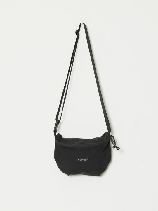 ILL ONE EIGHTY - ONE PANEL BAG - BLACK