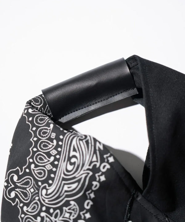 THRIFTY LOOK - HAV-A-HANK TRIANGLE SMALL TOTE - BLACK