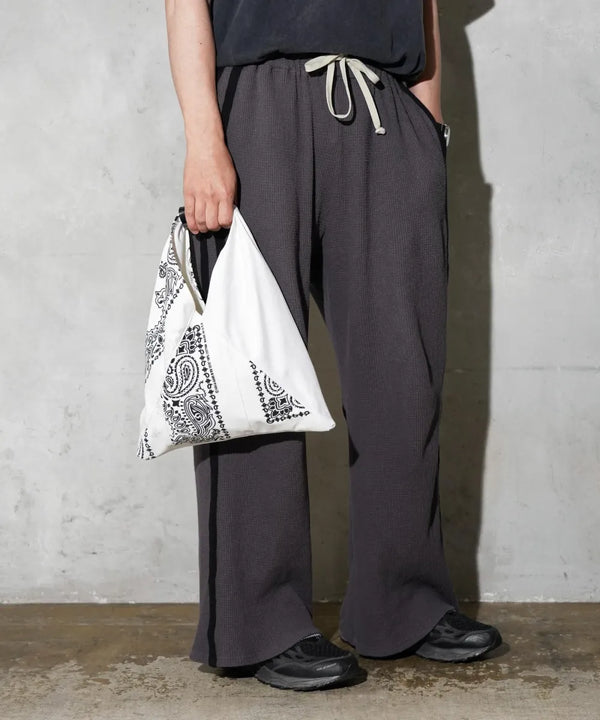 THRIFTY LOOK - HAV-A-HANK TRIANGLE SMALL TOTE - WHITE