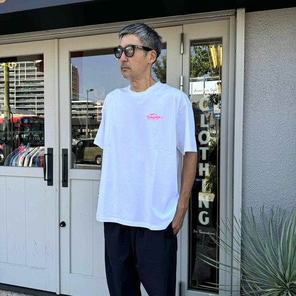 CHALLENGER - NEON WOLF TEE - WHITE