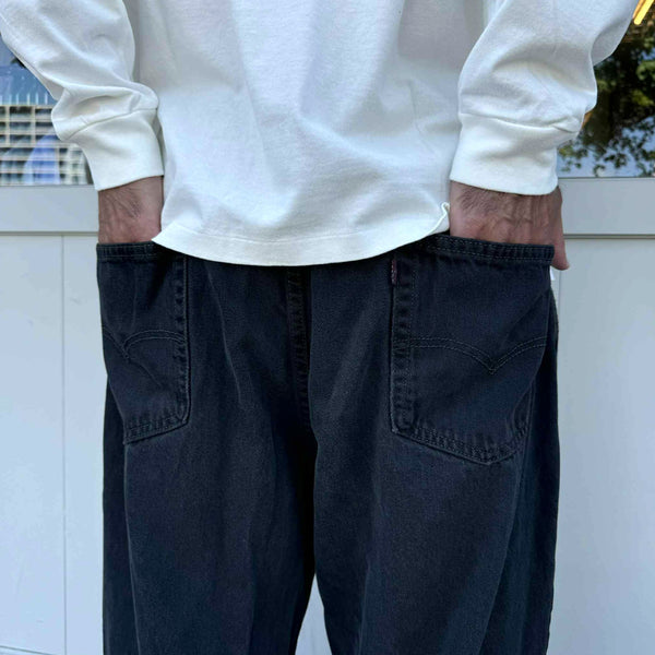 THRIFTY LOOK - LEVIS 550 ONE-TUCK PANTS - BLACK