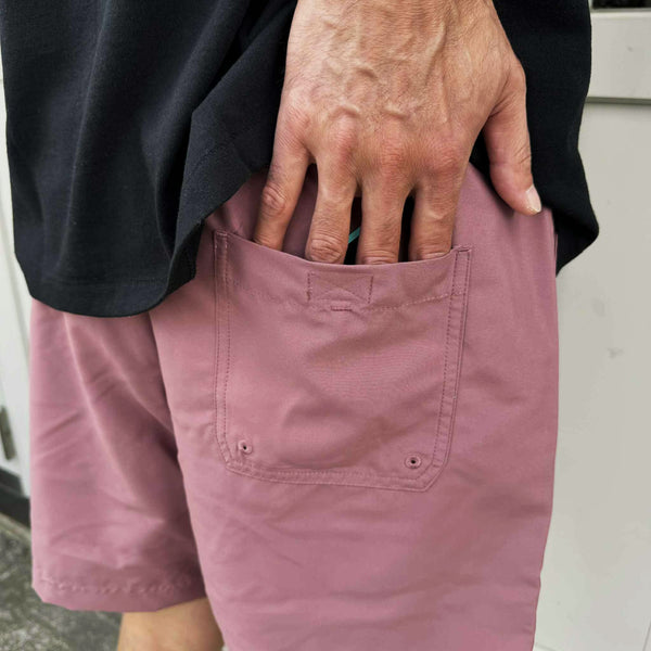 Carhartt WIP - CHASE SWIM TRUNKS - DUSTY PINK/GOLD