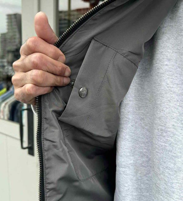 BIGMIKE - VERTICAL QUILTING VEST - BLACK