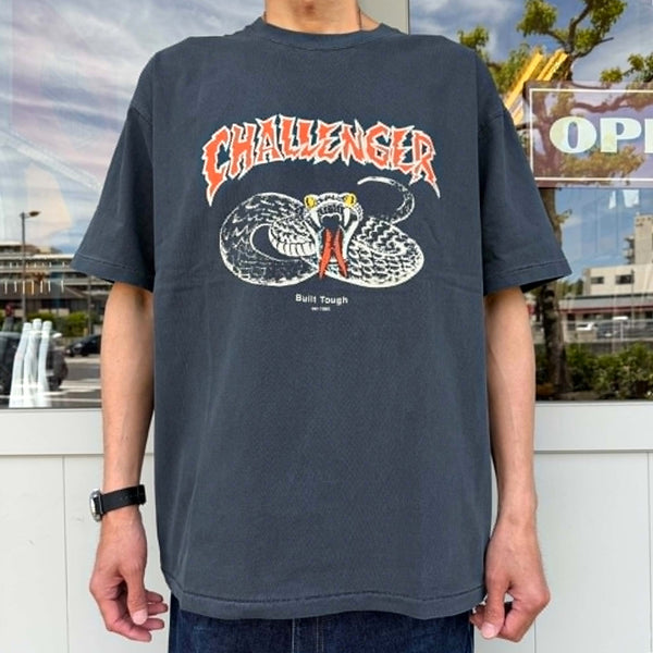 CHALLENGER - PIGMENT SNAKE TEE - PEPPER BLACK