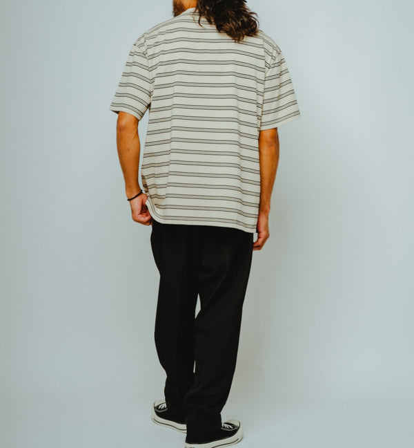 BIGMIKE - DOUBLE BODER SUNGLASSSE POCKET S/S TEE - SAND×BLACK