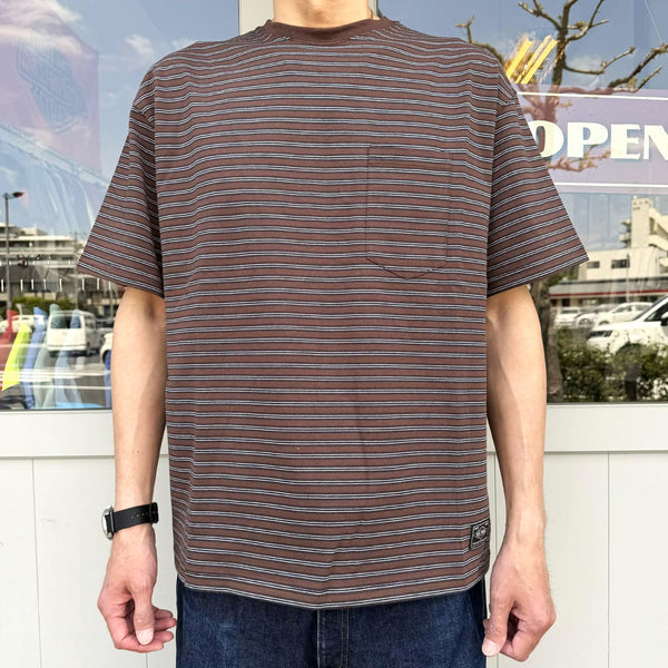 BIGMIKE - PIN BODER SUNGLASSSE POCKET S/S TEE - BROWN×NAVY