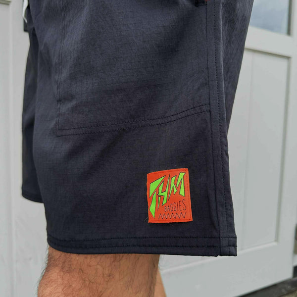 THE HARD MAN - NEO TAG SHORTS - BLACK