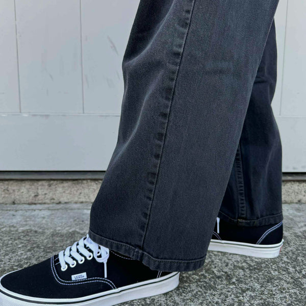 THRIFTY LOOK - LEVIS 550 ONE-TUCK PANTS - BLACK