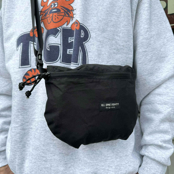 ILL ONE EIGHTY - ONE PANEL BAG - BLACK
