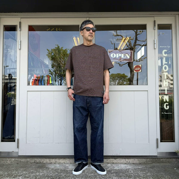 BIGMIKE - PIN BODER SUNGLASSSE POCKET S/S TEE - BROWN×NAVY