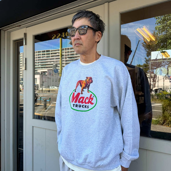 MACK TRUCKS - 70S LOGO CREW SWEAT - ASH GREY