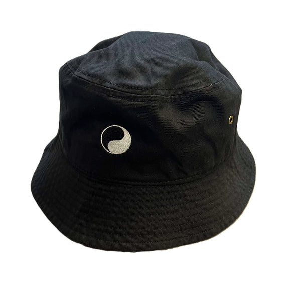 WAX - YiIN-YANG BUCKET HAT - BLACK