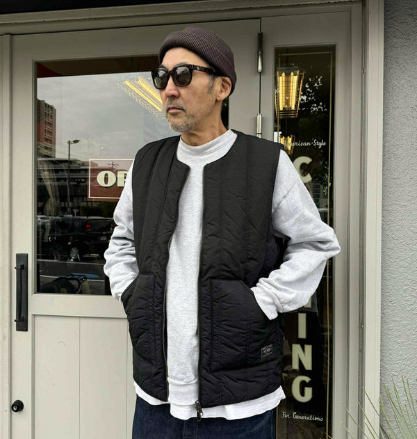 BIGMIKE - VERTICAL QUILTING VEST - BLACK