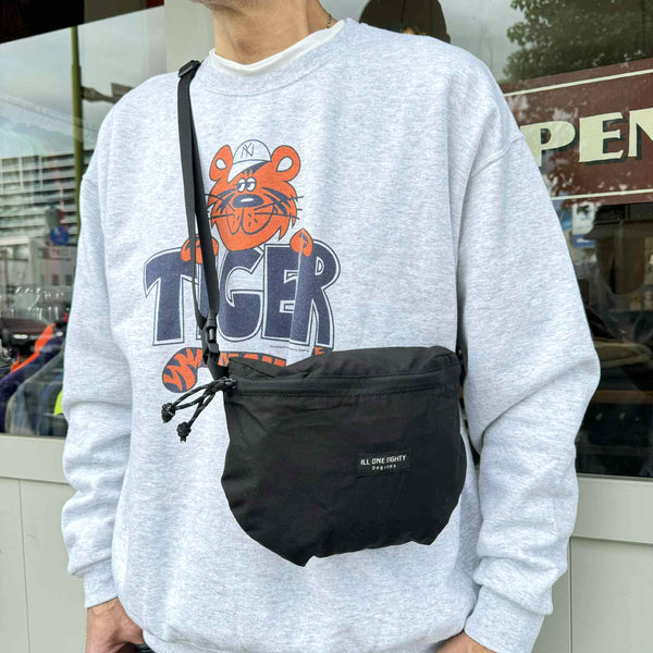 ILL ONE EIGHTY - ONE PANEL BAG - BLACK