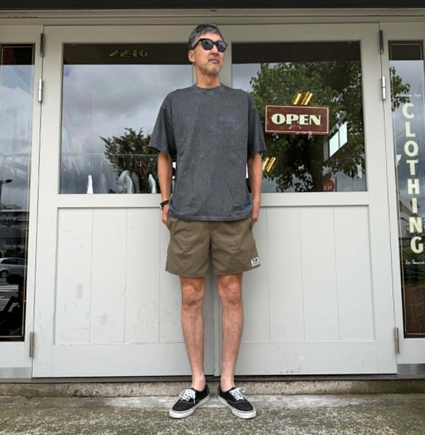 THE HARD MAN - THM STANDARD SHORTS - KHAKI