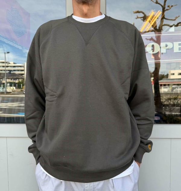 Carhartt WIP - CHASE SWEAT - SHUNGITE / GOLD